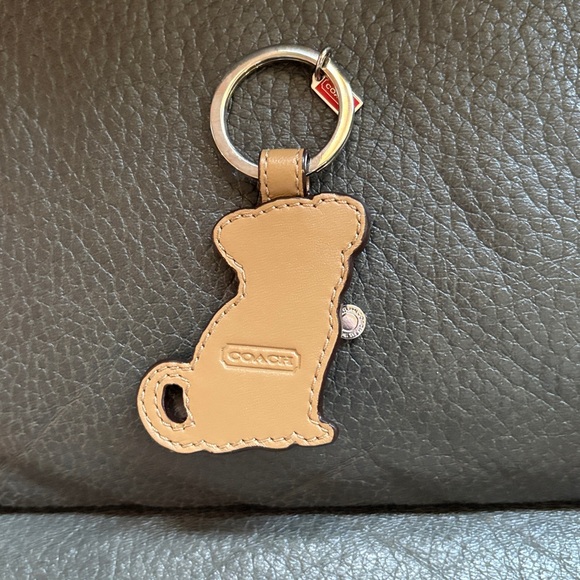 Coach brown dog with red collar and charm key fob - Picture 4 of 6